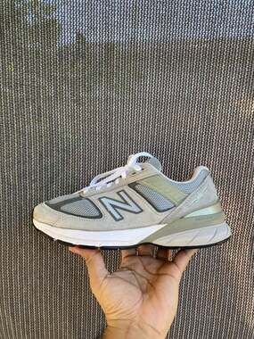 New Balance 990v5  grey white women
